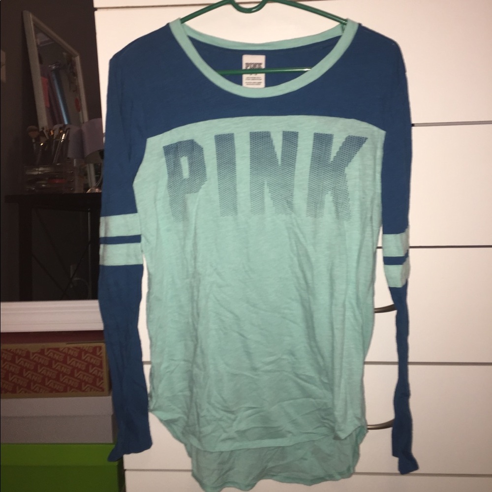 pink top